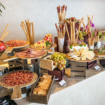 Hotel Nacional Rio De Janeiro - Oficial Exterior photo A buffet