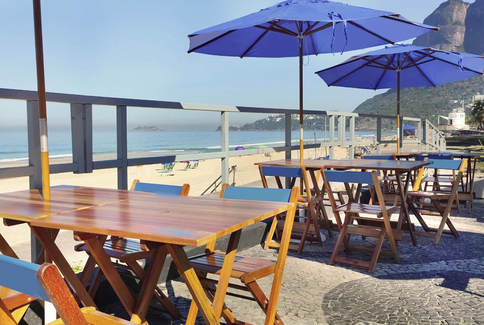 Hotel Nacional Rio De Janeiro - Oficial Exterior photo A beach bar in Rio de Janeiro, Brazil